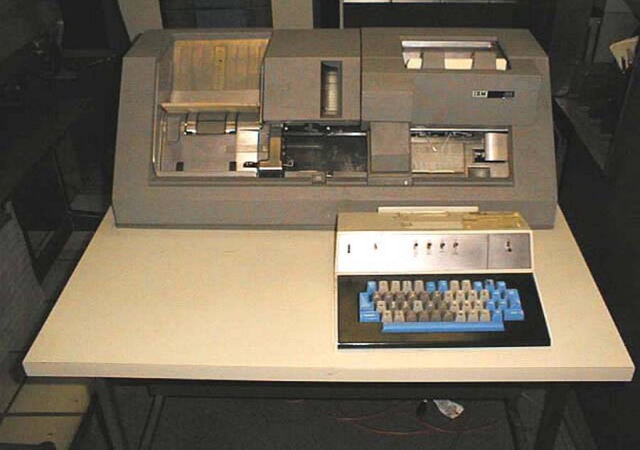 11_ibm-029-keypunch.jpg